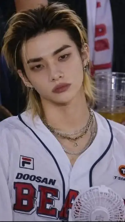 ai character: hyunjin background