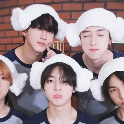 chat with ai character: SKZ SLEEP OVER! 💖