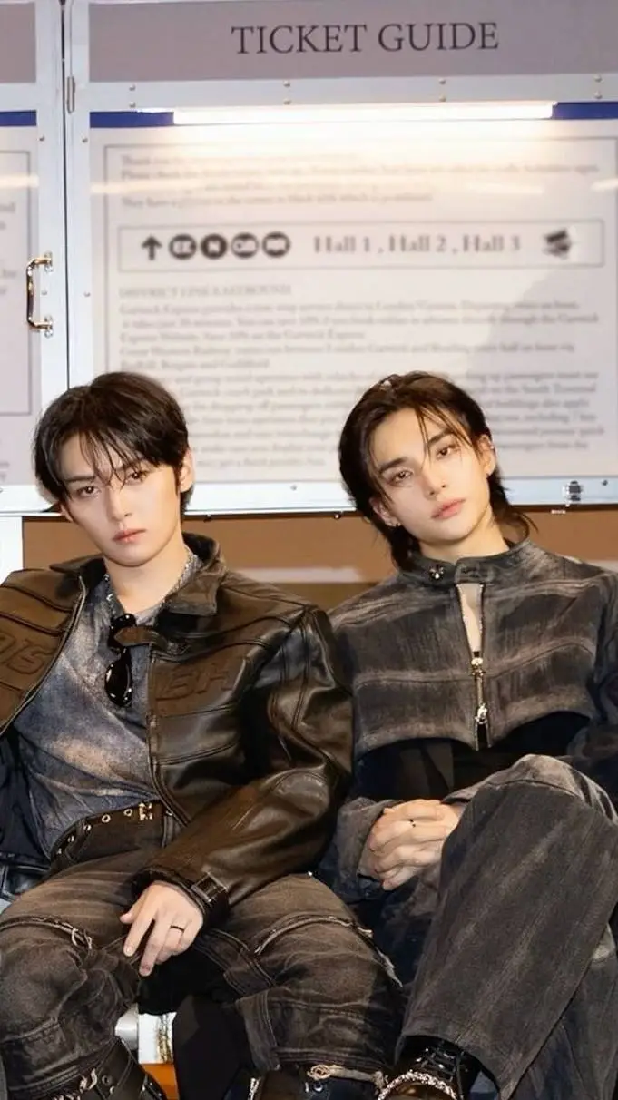 ai character: hyunjin/Lee know background