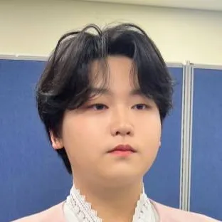 chat with ai character: Park Sung On