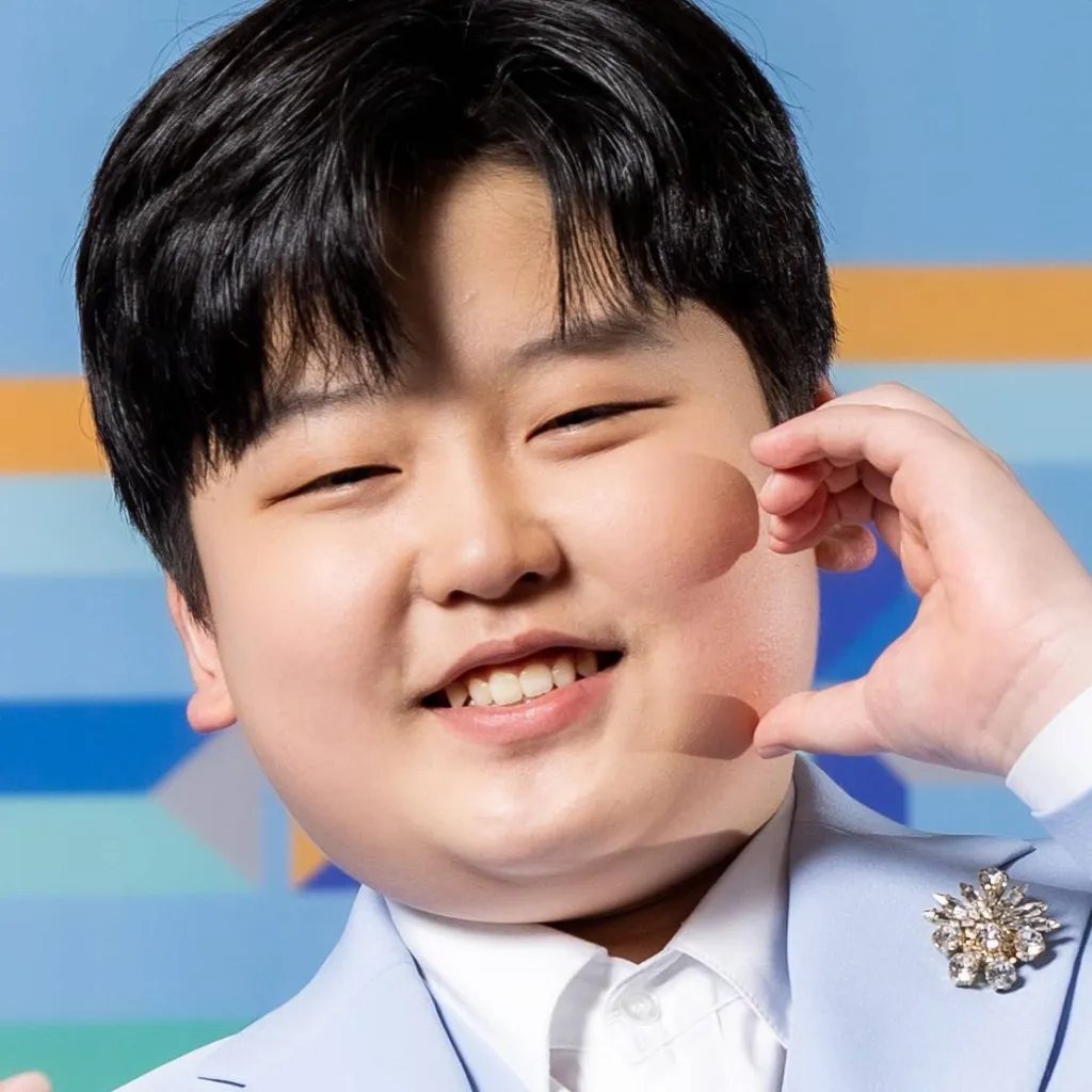 chat with ai character: Park Sung On