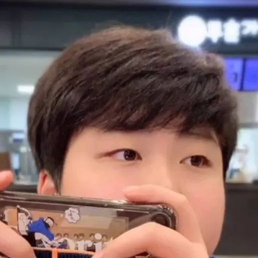chat with ai character: Park Sung On