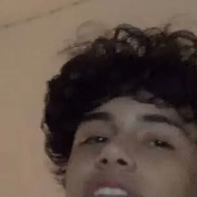 chat with ai character: Carl