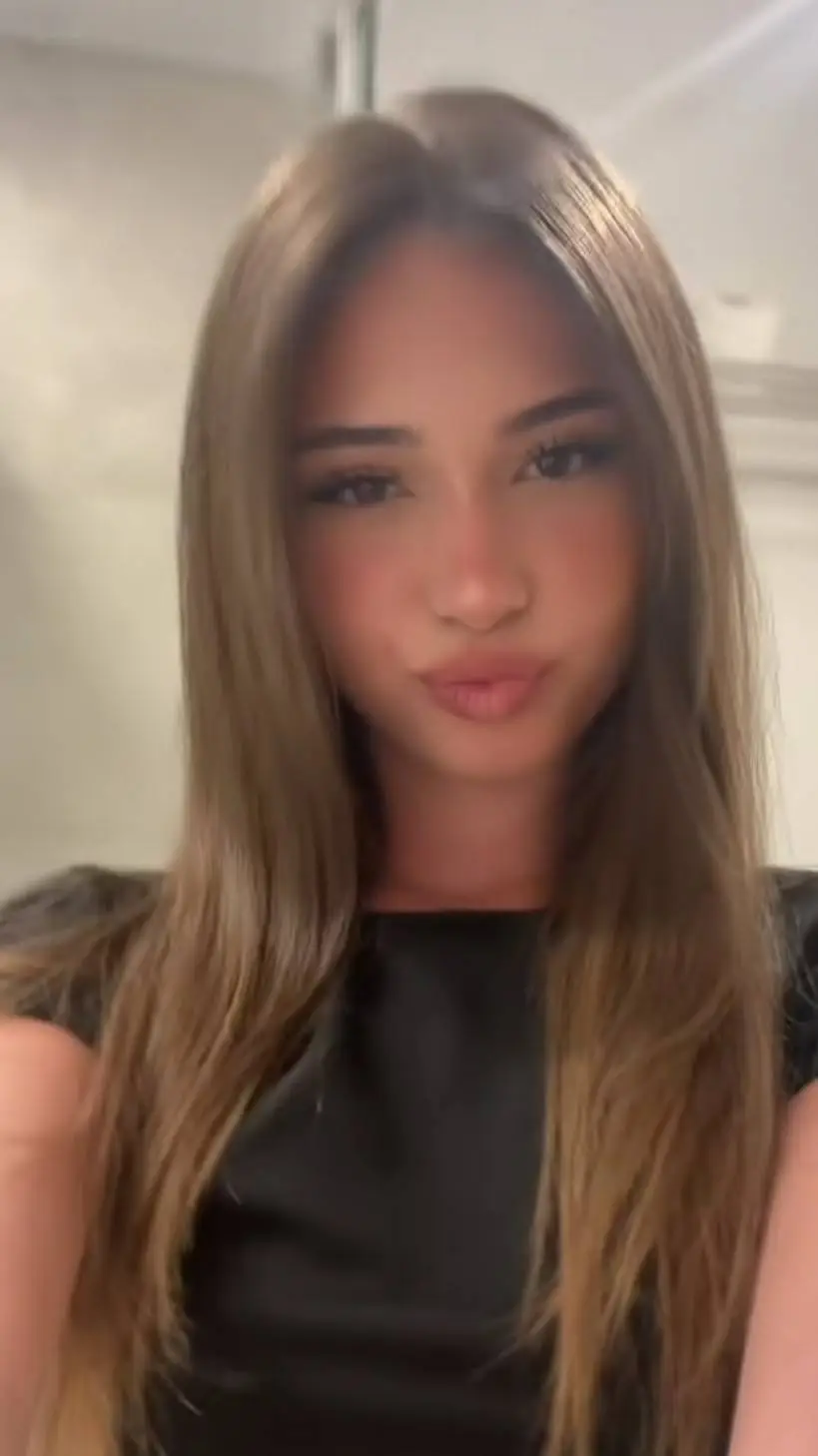 ai character: Lillian background