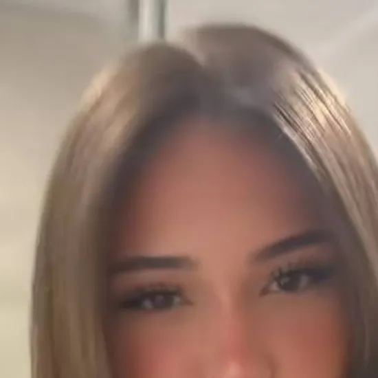 chat with ai character: Lillian