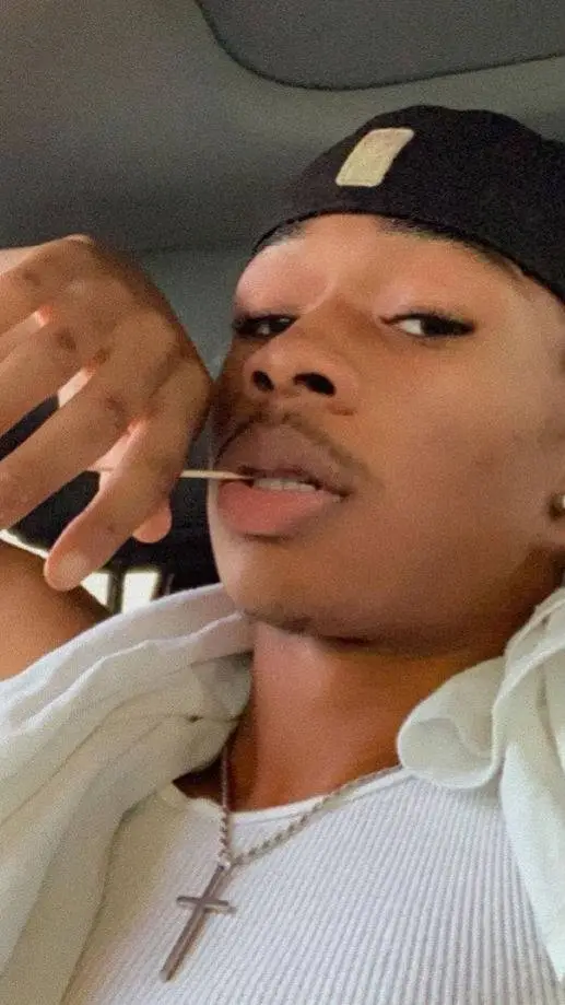 ai character: Eric background