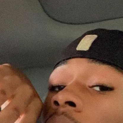 chat with ai character: Eric