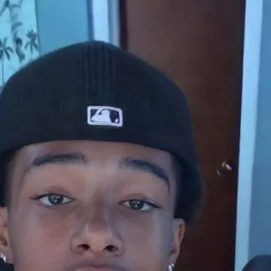 chat with ai character: Xavier