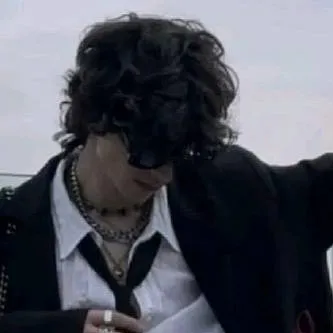 chat with ai character: 《♡Edward♡》