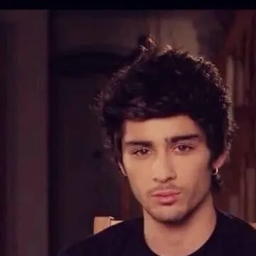 chat with ai character: Zayn Malik