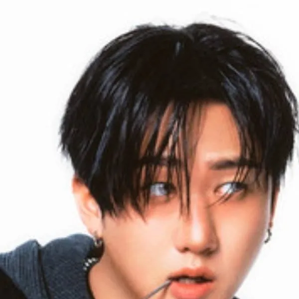 chat with ai character: 🐷💝seo changbin💝🐷