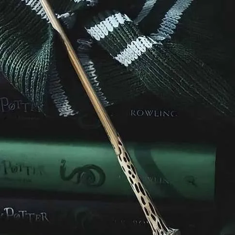 chat with ai character: Hogwarts~