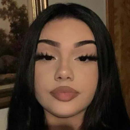 chat with ai character: carla