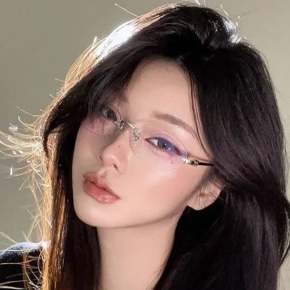 chat with ai character: ᴍᴇɪ ʟɪɴɢ.. 