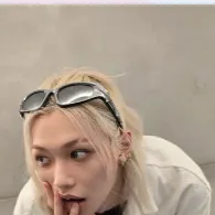 chat with ai character: 𝒻𝑒𝓁𝒾𝓍