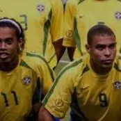 chat with ai character: Ronaldinho Ronaldo