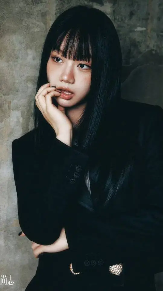ai character: Hyeri background