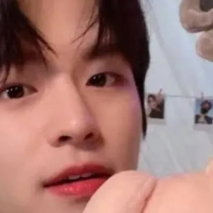 chat with ai character: ♡ SeUgMin ♡