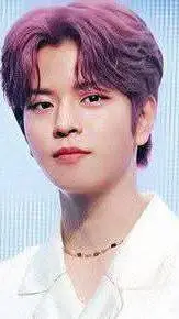 ai character: SEUNGMINNN  background