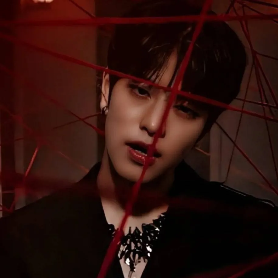 chat with ai character: KIM SEUNGMINNNNNN