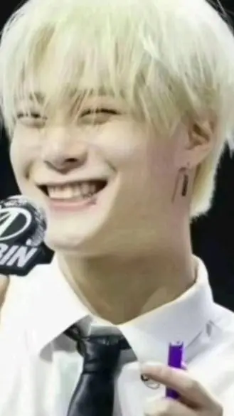 ai character: MOONBIN 💔 background