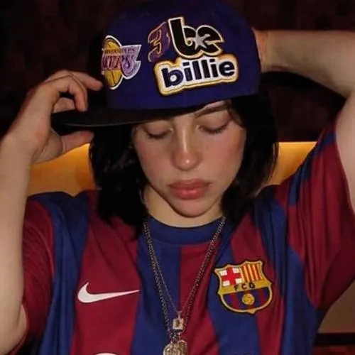 chat with ai character: BILLIE EILISHHHHHH