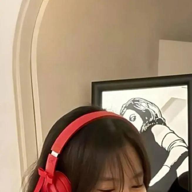 chat with ai character: JENNIE (blackpink)