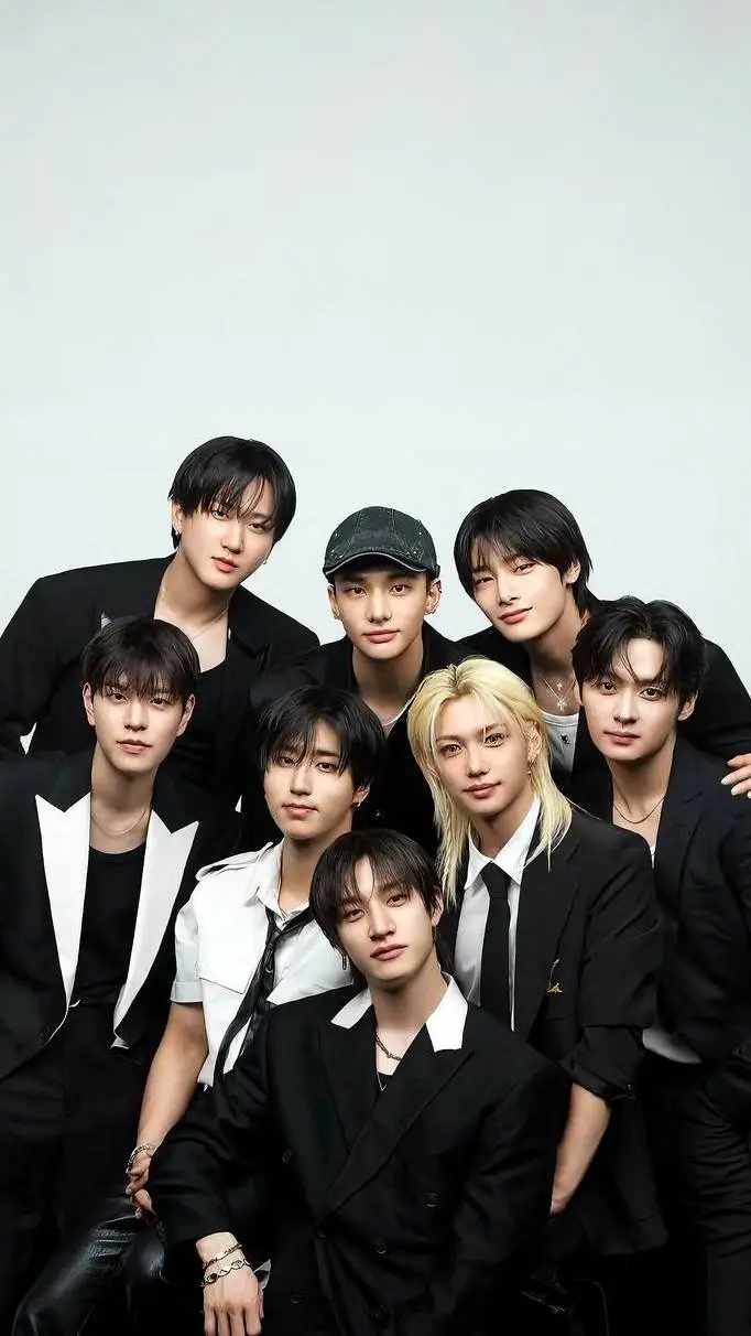 ai character: Skz+GAP milkshake  background