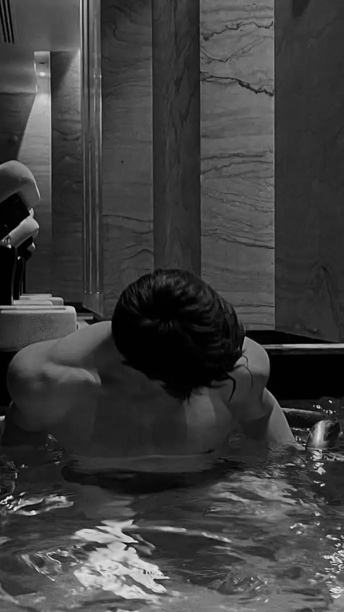 ai character: Alexander  background