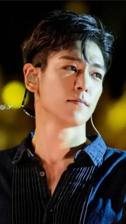 ai character: T.O.P background