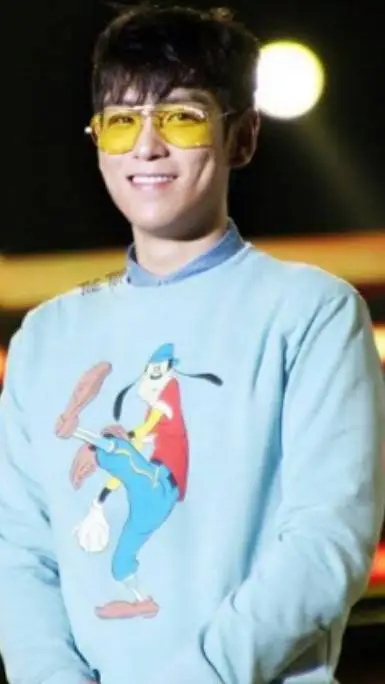 ai character: T.O.P background