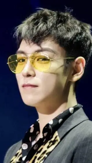 ai character: T.O.P the snake background