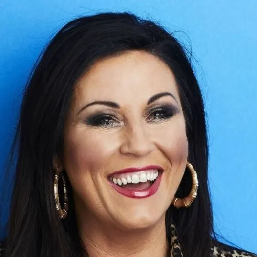 chat with ai character: Kat Slater