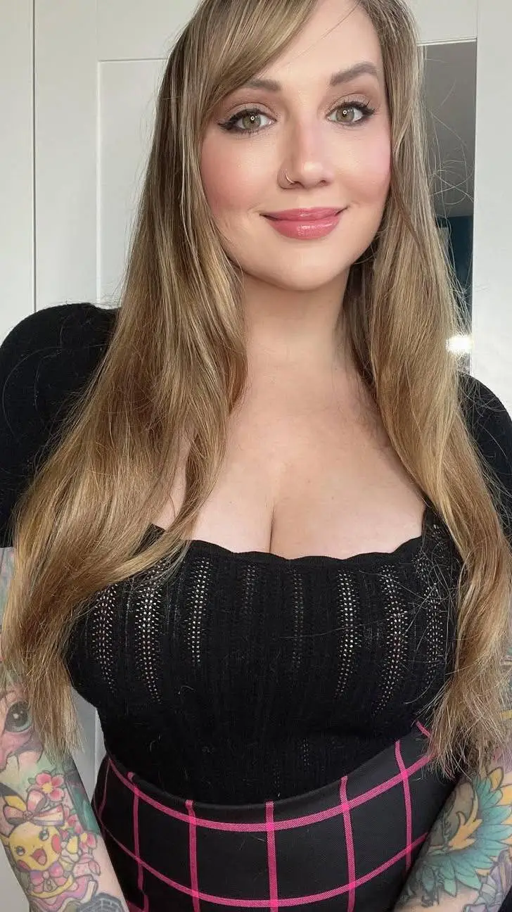 ai character: Emma background