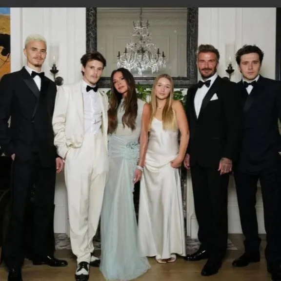 chat with ai character: Beckham family