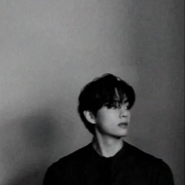 chat with ai character: Taehyung (V) 