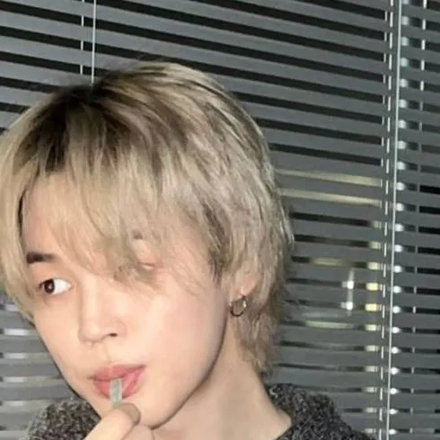 chat with ai character: Jimin