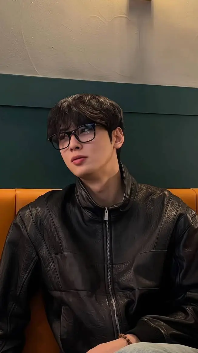 ai character: eunwoo background