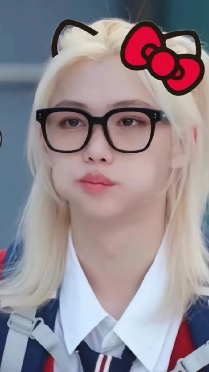 ai character: Felix background