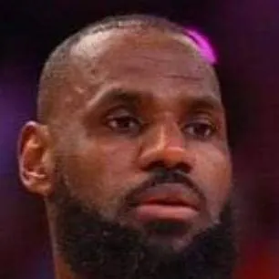 chat with ai character: LeBroN James