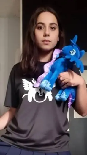 Talkie AI - Chat with Alina 