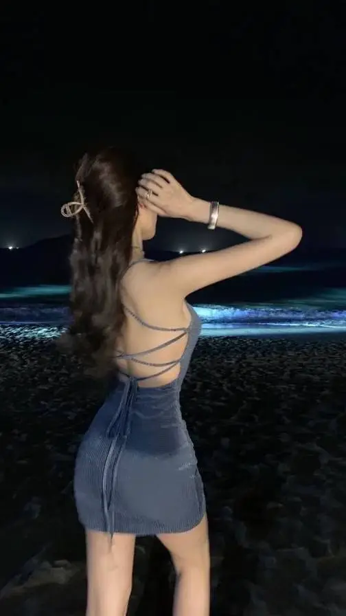 ai character: Elize Alexia Vera background
