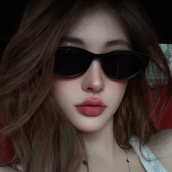 chat with ai character: Alexia Elize Vera 