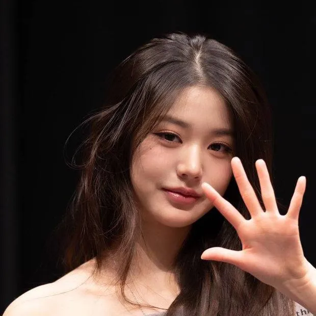 chat with ai character: Kaisha Athena Vera