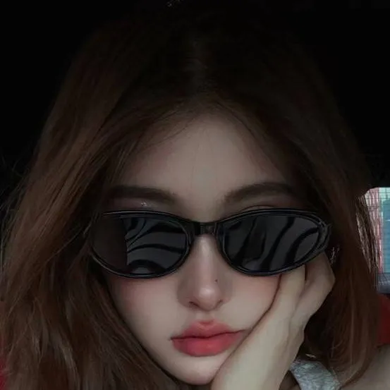 chat with ai character: Aaliyah Crish Vera