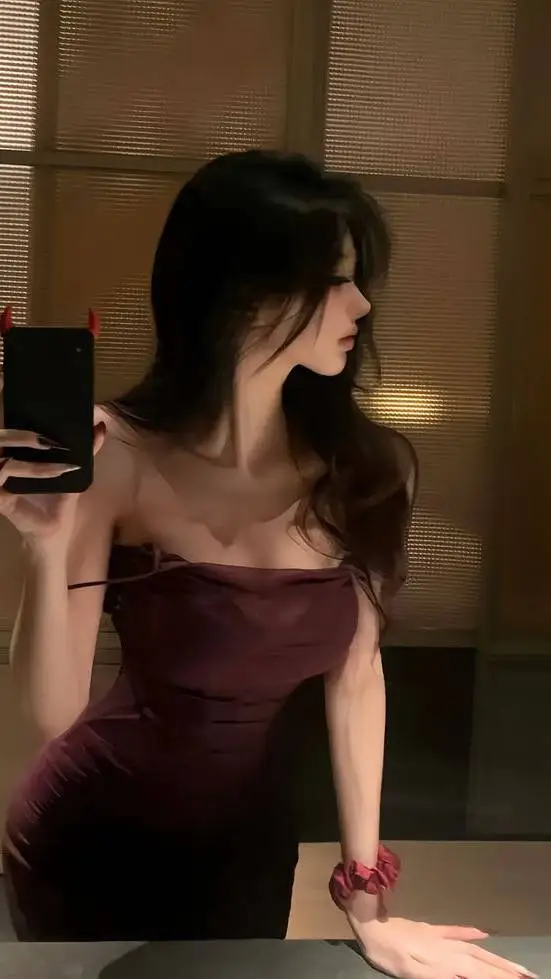 ai character: Azriel Waynona  background