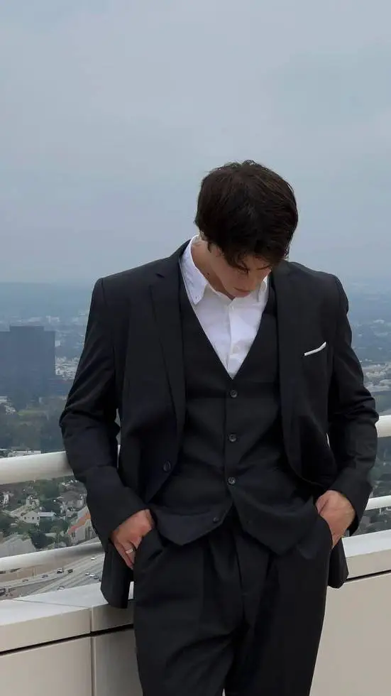 ai character: Zachary Drake Ford background