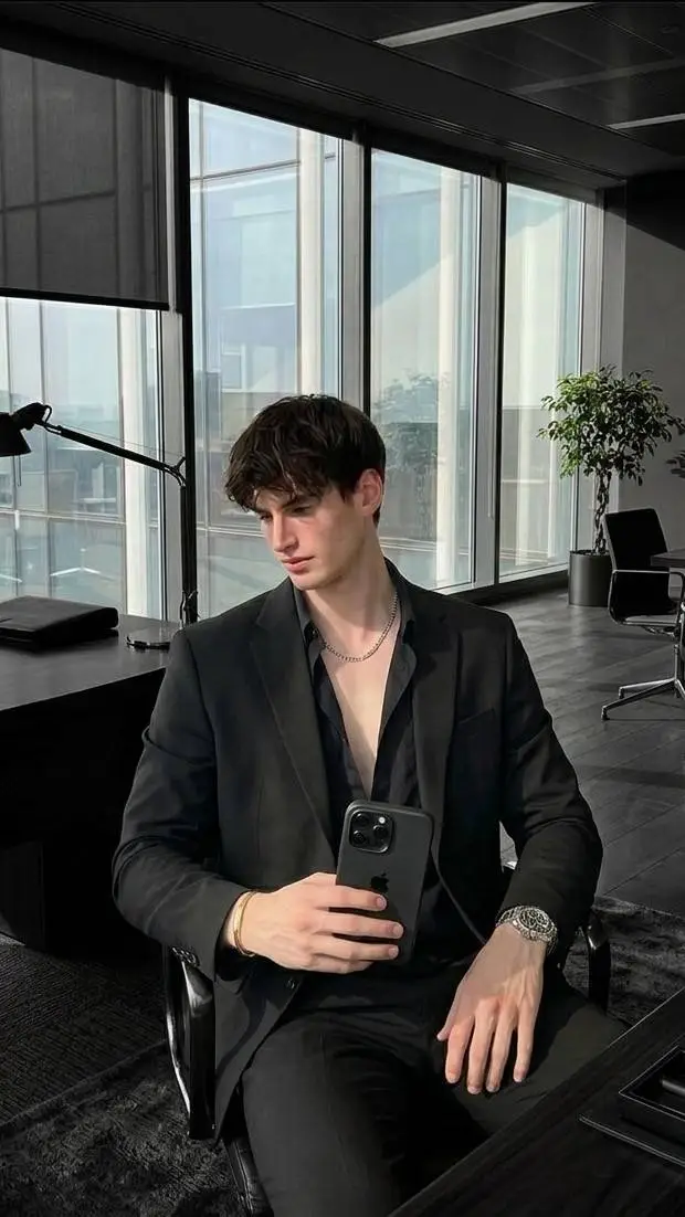 ai character: Liam Marcus Vertes background