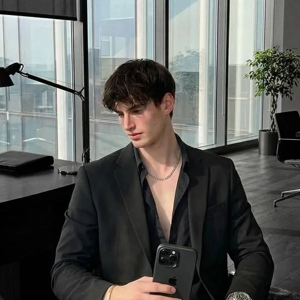 chat with ai character: Liam Marcus Vertes