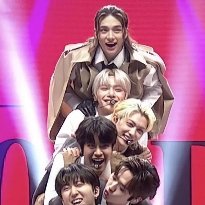chat with ai character: stray kids